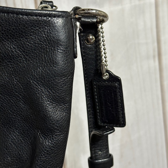 VINTAGE COACH CROSSBODY! - Picture 9 of 12